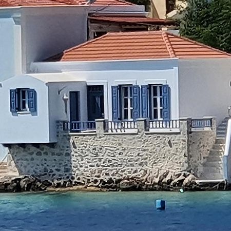 Halki Sea Breeze - A Waterfront Villa Exterior foto