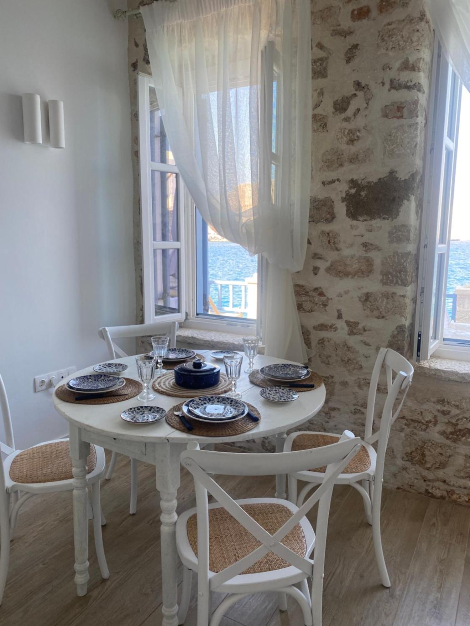 Halki Sea Breeze - A Waterfront Villa Exterior foto